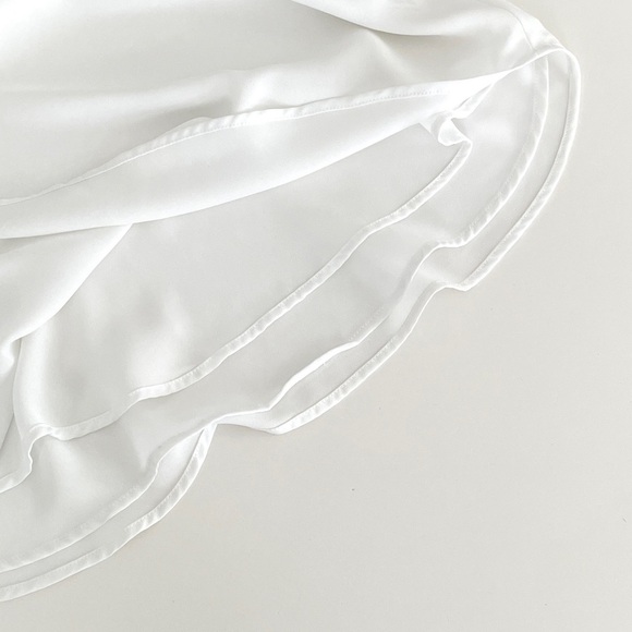 Aritzia Babaton Axis V-Neck Short Sleeves Blouse in Espace - Picture 7 of 9